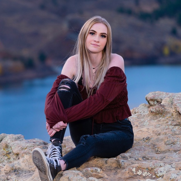 Meet your Posher, Lauren - Picture 2 of 4